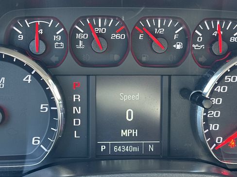 Used 2018 Chevrolet Silverado 1500 Custom w/ Custom Value Package RWD image 27