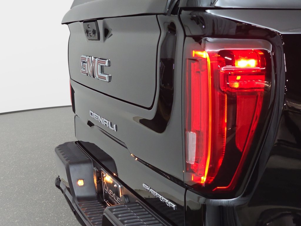 Used 2024 GMC Sierra 1500 Denali AWD/4WD image 36