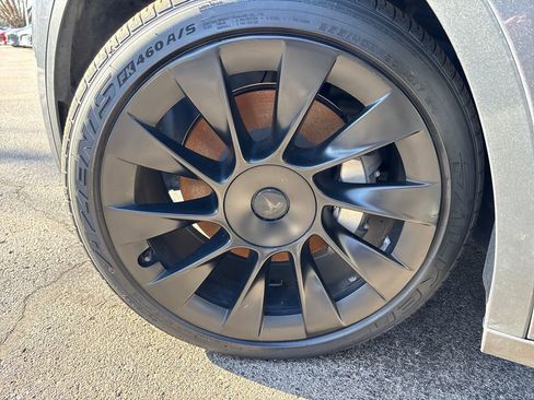 Used 2023 Tesla Model Y Long Range image 27