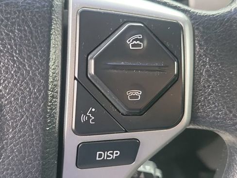 Used 2015 Toyota Tundra SR5 w/ Tow Package RWD image 9