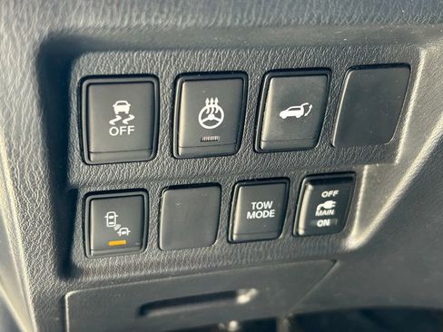 Used 2020 Nissan Pathfinder SL image 31