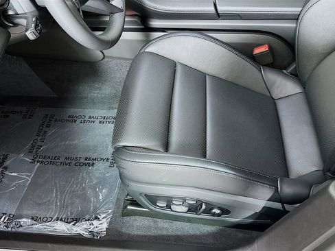 New 2025 Porsche Taycan image 22