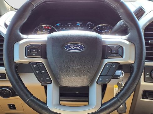 Used 2019 Ford F250 Lariat w/ Chrome Package image 18