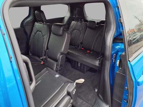 New 2026 Chrysler Pacifica Select image 25