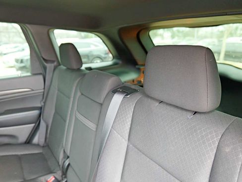 Used 2018 Jeep Grand Cherokee Laredo image 23