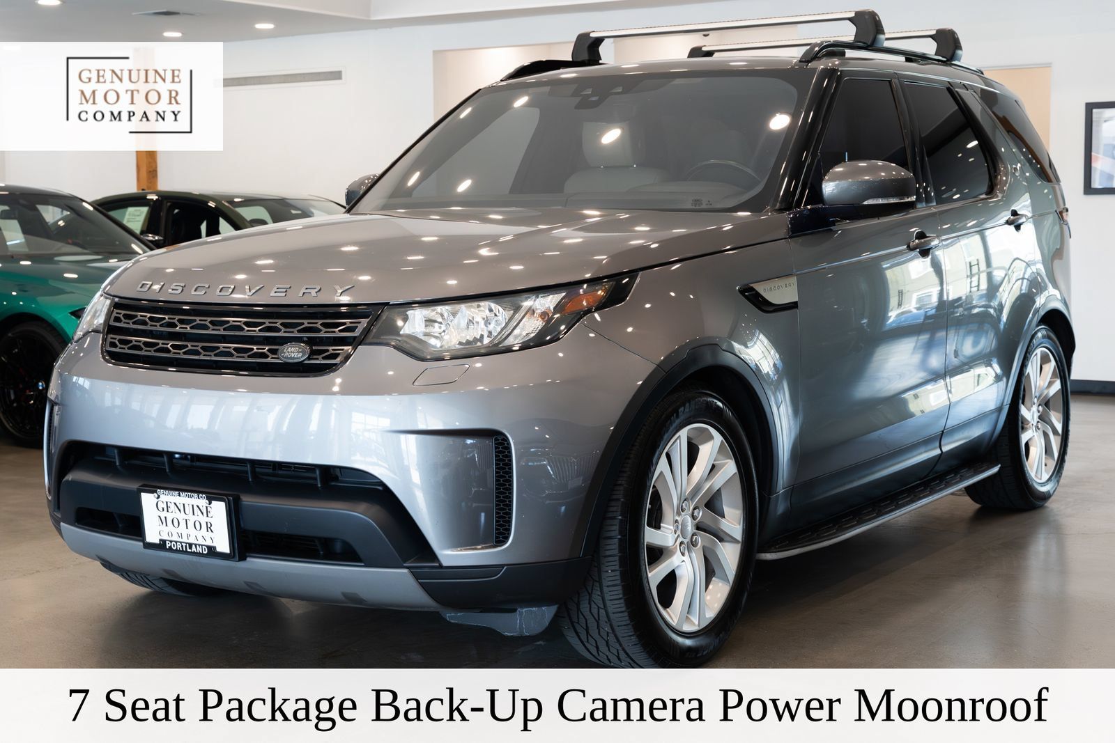 Used 2017 Land Rover Discovery SE AWD/4WD image 1