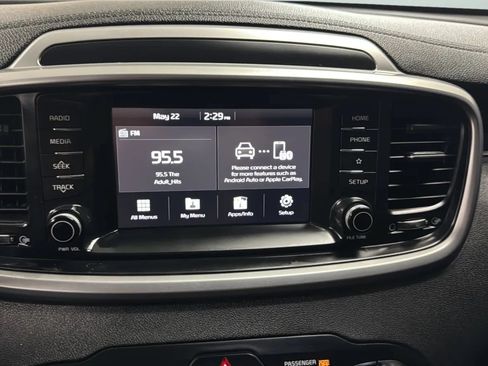 Used 2020 Kia Sorento L FWD image 12