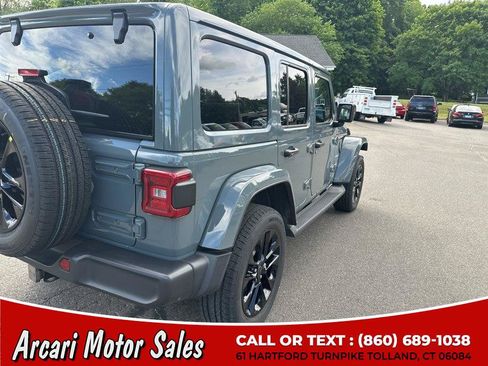 Used 2024 Jeep Wrangler Unlimited Sahara w/ Technology Group AWD/4WD image 11