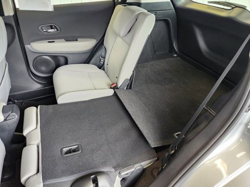 Used 2021 Honda HR-V LX image 12