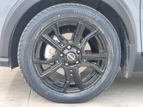 Used 2024 Nissan Kicks SR image 11