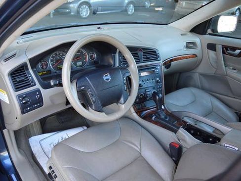 Used 2005 Volvo XC70 AWD/4WD image 13