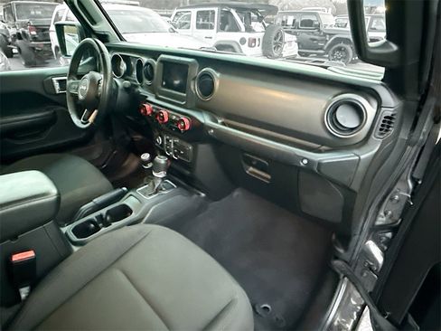 Used 2021 Jeep Gladiator Sport image 32
