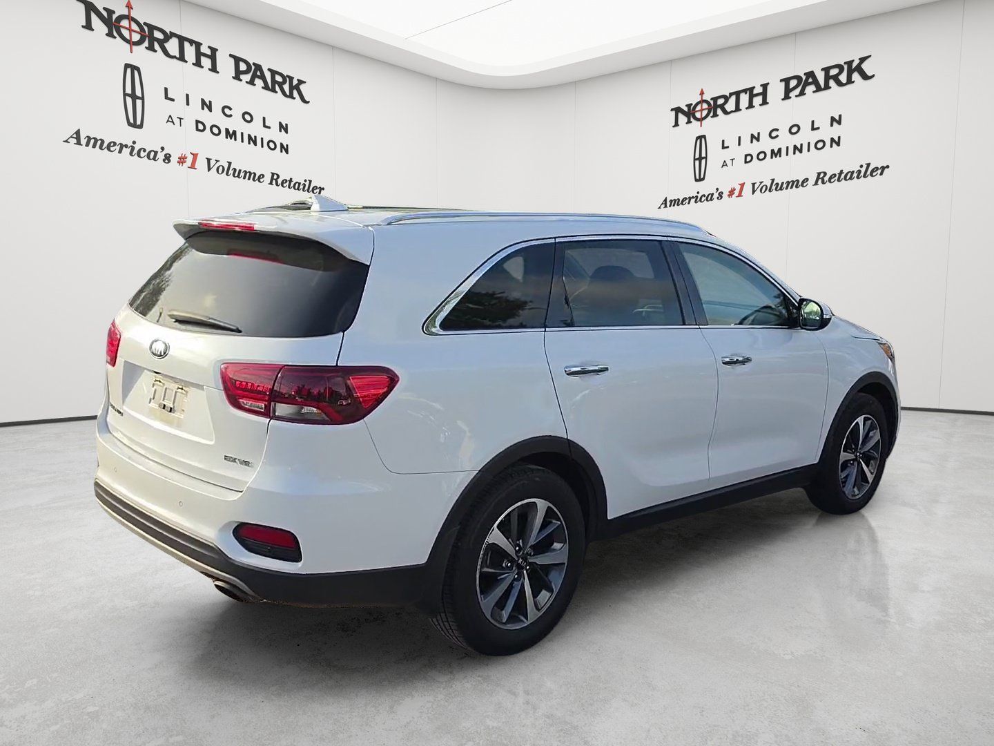 Used 2019 Kia Sorento EX w/ EX Touring Package FWD image 5