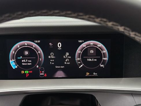 New 2026 Volkswagen Tiguan SE FWD image 31