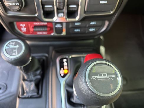 New 2026 Jeep Gladiator Willys AWD/4WD image 31