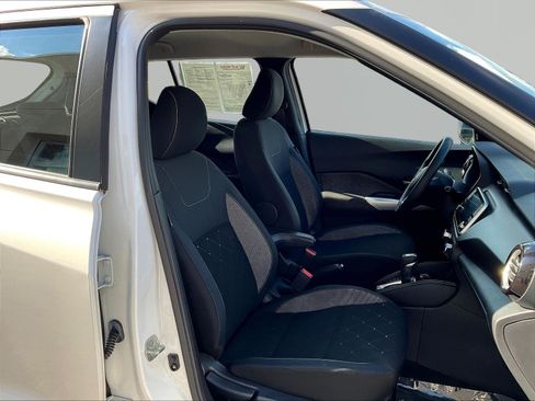 Used 2020 Nissan Kicks SV FWD image 28