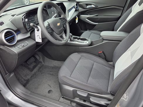 New 2026 Chevrolet Trax LS w/ Driver Confidence Package FWD image 5