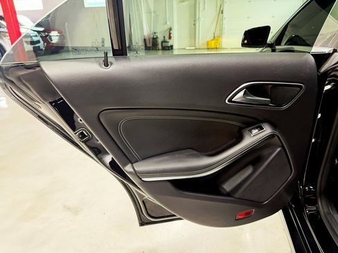 Used 2018 Mercedes-Benz CLA 250 4MATIC image 35