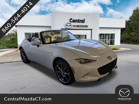 Used 2018 MAZDA MX-5 Miata Grand Touring image 1
