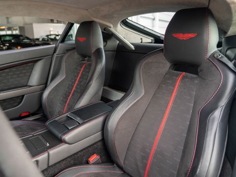 Used 2015 Aston Martin V8 Vantage GT image 13