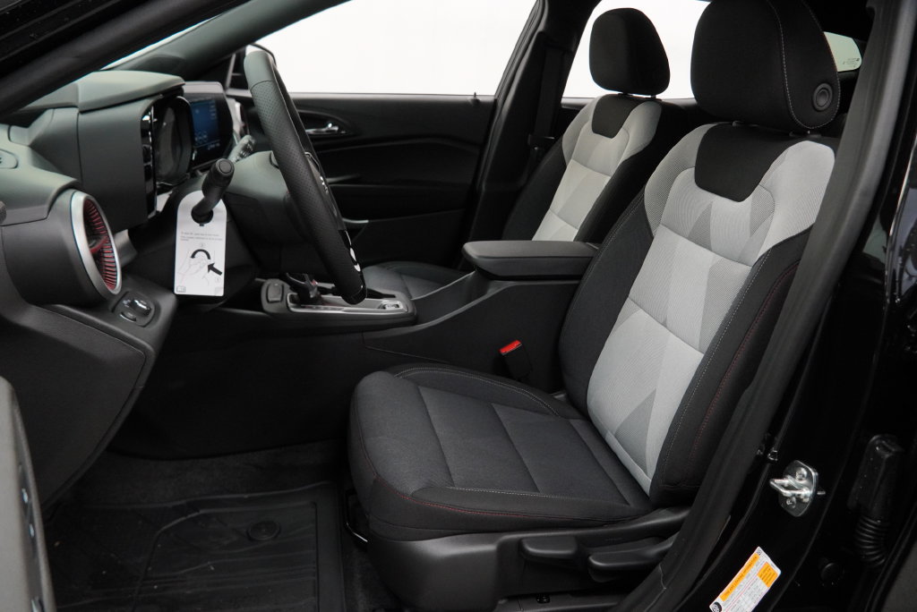 New 2026 Chevrolet Trax RS w/ Driver Confidence Package FWD image 4