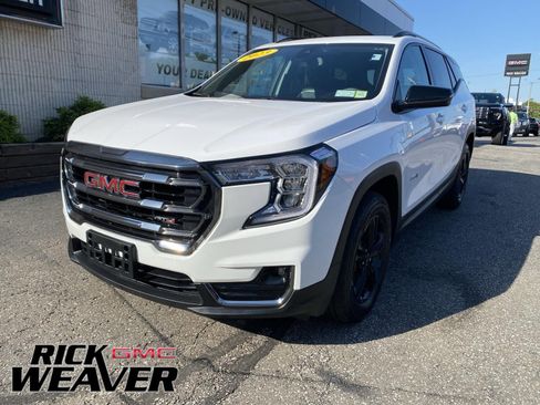 Used 2023 GMC Terrain AT4 AWD/4WD image 1
