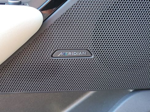 Used 2022 Land Rover Range Rover Velar S image 28