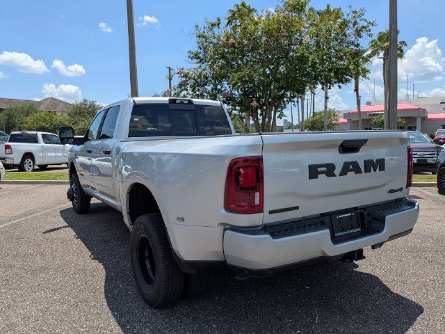 New 2026 RAM 3500 Big Horn AWD/4WD image 6