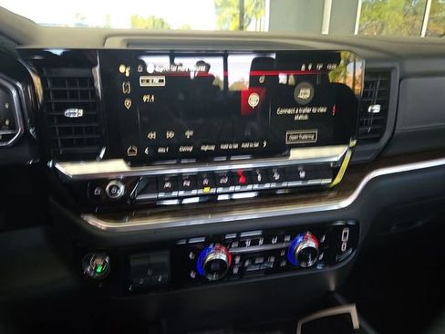 Used 2025 GMC Sierra 1500 Elevation w/ Elevation Premium Package image 9