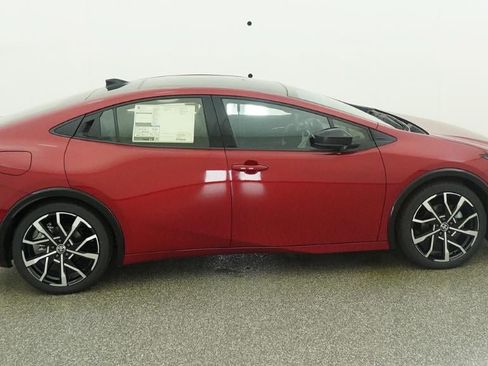 New 2026 Toyota Prius Plug-In Hybrid FWD image 11