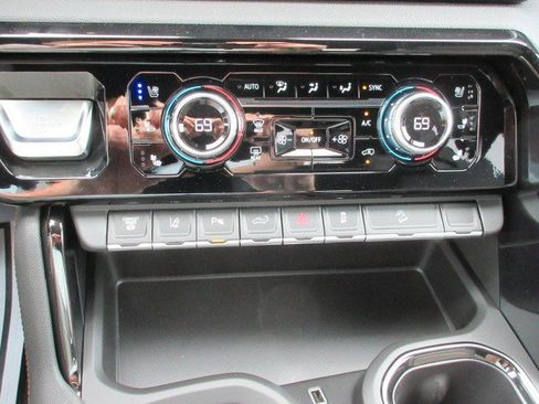 New 2025 GMC Sierra 2500 AT4 image 20