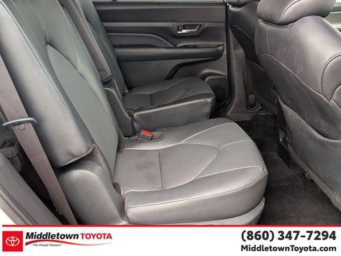 Certified 2024 Toyota Grand Highlander AWD image 32