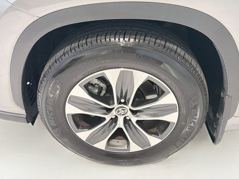 Certified 2026 Toyota Highlander XLE AWD/4WD image 24