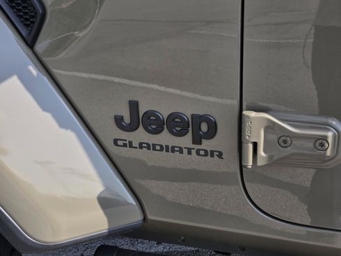Used 2020 Jeep Gladiator Sport w/ Quick Order Package 24S AWD/4WD image 7