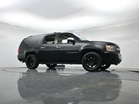 Used 2008 Chevrolet Suburban LTZ w/ LTZ Preferred Equipment Group AWD/4WD image 37