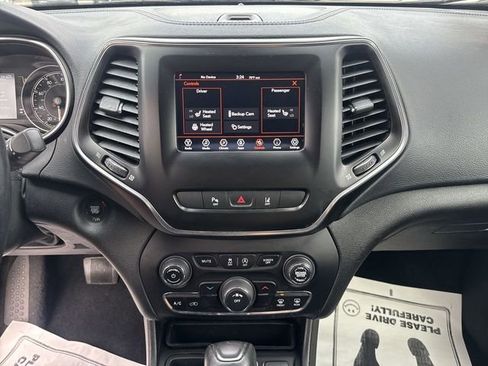 Used 2021 Jeep Cherokee Latitude Plus image 20