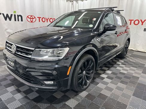 Used 2021 Volkswagen Tiguan SE R-Line image 3