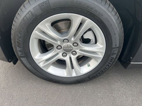 Used 2023 Dodge Charger SXT image 9