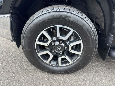 Used 2018 Toyota Tundra SR5 w/ TRD Off Road Package image 7