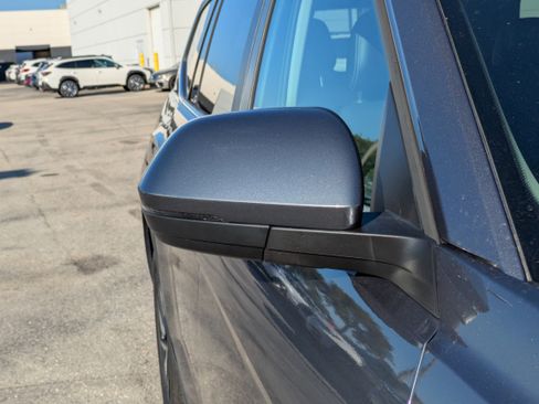 Used 2024 Volkswagen Atlas SE image 12