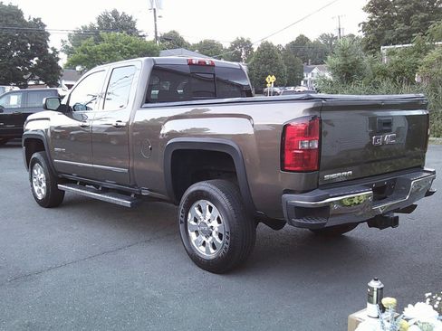 Used 2015 GMC Sierra 2500 SLT w/ Suspension Package, Off-Road AWD/4WD image 5