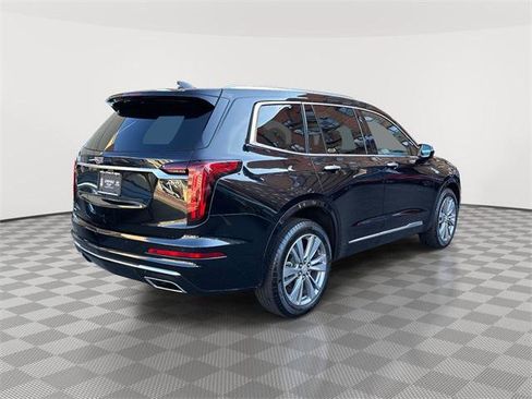 Used 2025 Cadillac XT6 Premium Luxury image 3