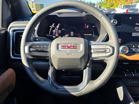 New 2025 GMC Canyon AT4 w/ Nightfall Edition image 18