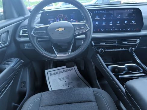 Used 2024 Chevrolet Traverse LT w/ LPO, Floor Liner Package AWD/4WD image 2