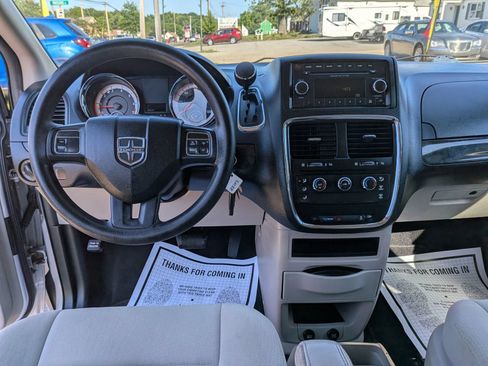Used 2012 Dodge Grand Caravan SE FWD image 40