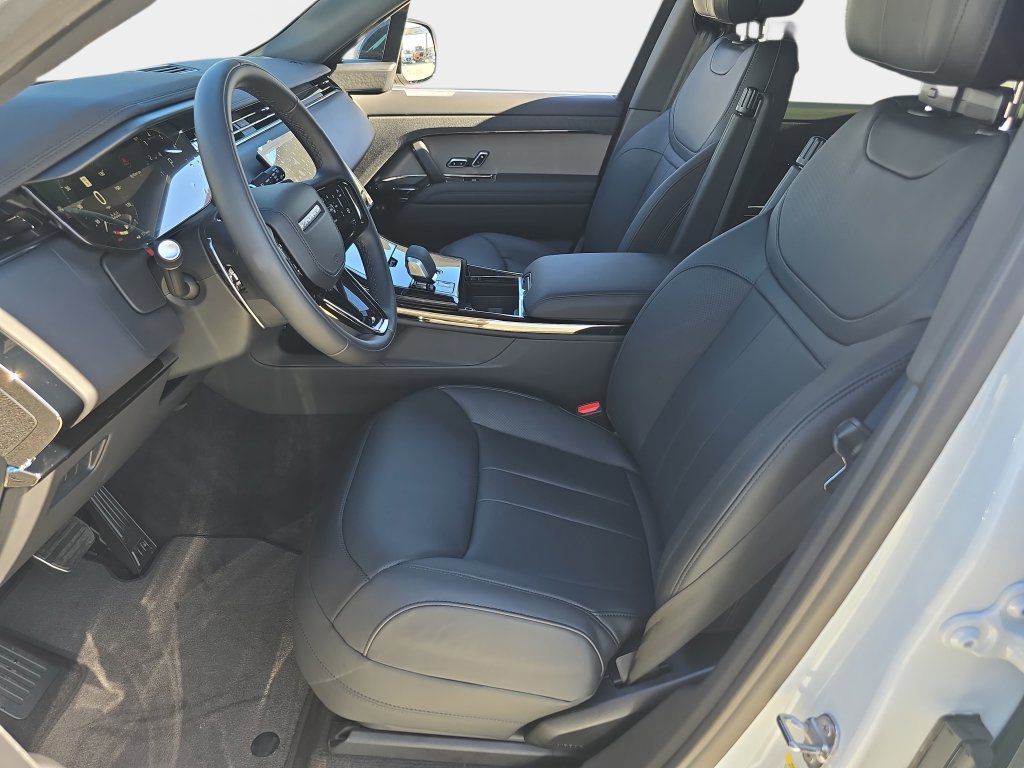 New 2026 Land Rover Range Rover Sport Dynamic SE AWD/4WD image 16