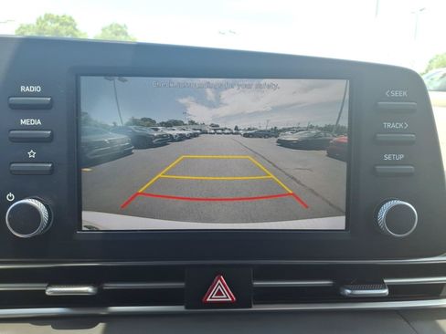 Certified 2022 Hyundai Elantra SEL w/ Preferred Accessory Package FWD image 24