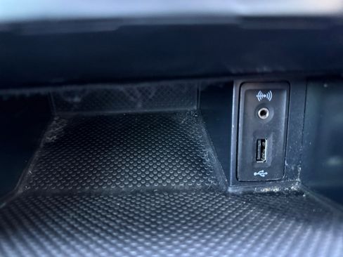 Used 2016 Volkswagen e-Golf SE image 30