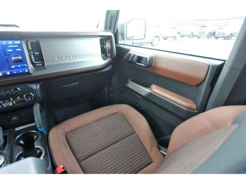 Used 2022 Ford Bronco Outer Banks image 9