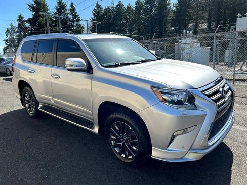 Used 2019 Lexus GX 460 Premium image 3